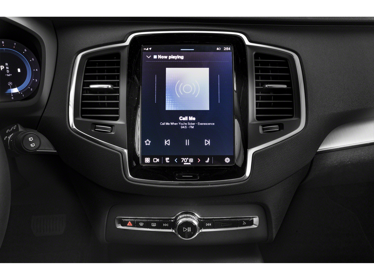 2024 Volvo XC90 B5 Plus