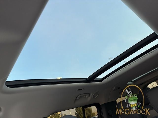 2024 Land Rover Defender 130 X-Dynamic SE