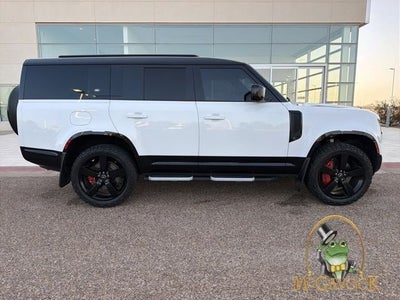 2024 Land Rover Defender 130 X-Dynamic SE