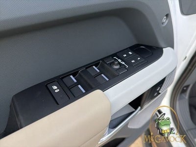 2024 Land Rover Defender 130 X-Dynamic SE