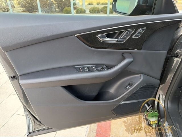 2021 Audi Q8 55 Premium Plus quattro