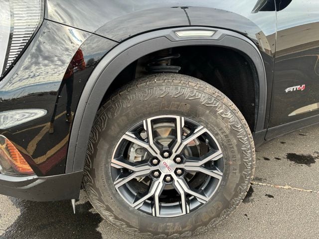 2024 GMC Acadia AT4