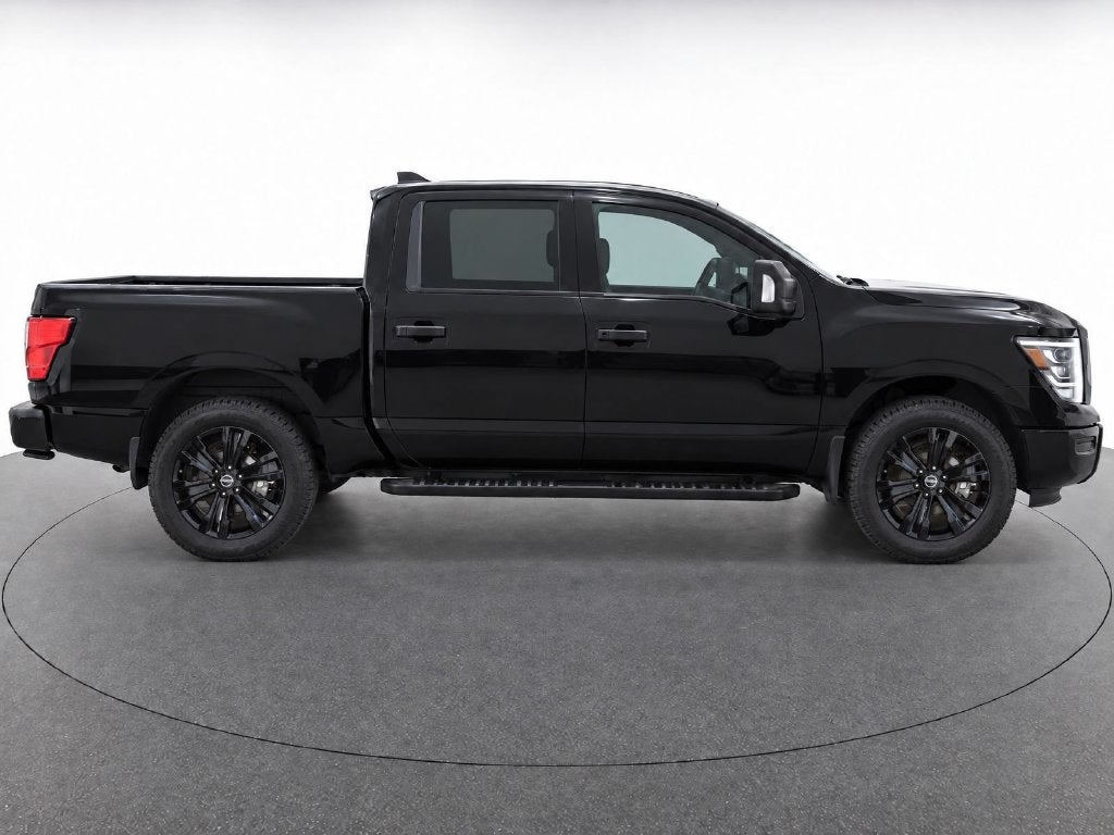 2024 Nissan Titan SV