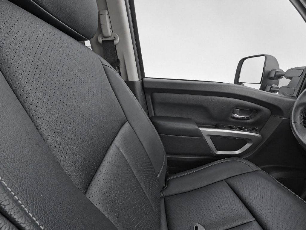 2024 Nissan Titan XD SV
