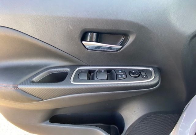 2023 Nissan Versa 1.6 SR