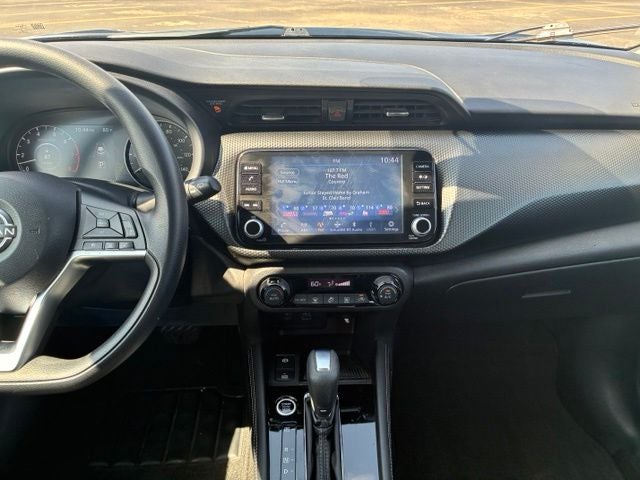 2022 Nissan Kicks SV