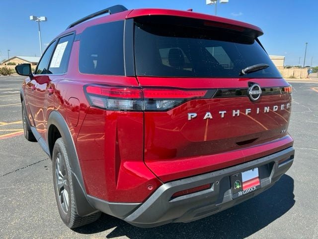2024 Nissan Pathfinder SV
