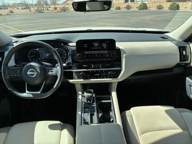 2023 Nissan Pathfinder SL