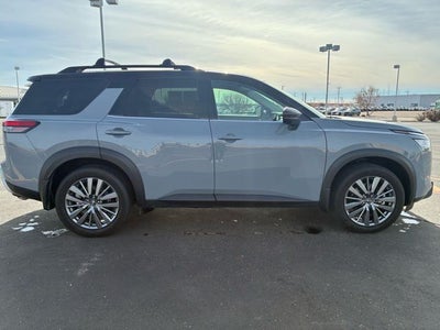 2024 Nissan Pathfinder SL