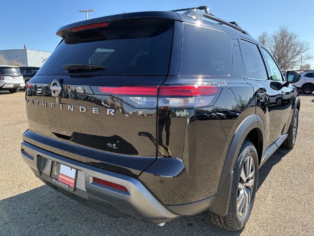 2026 Nissan Pathfinder SL