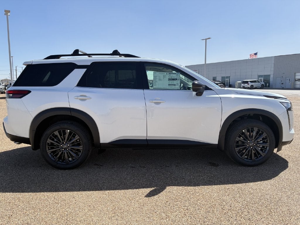 2026 Nissan Pathfinder SL
