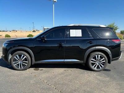 2025 Nissan Pathfinder Platinum