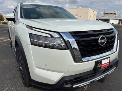 2023 Nissan Pathfinder Platinum
