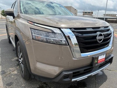 2023 Nissan Pathfinder Platinum