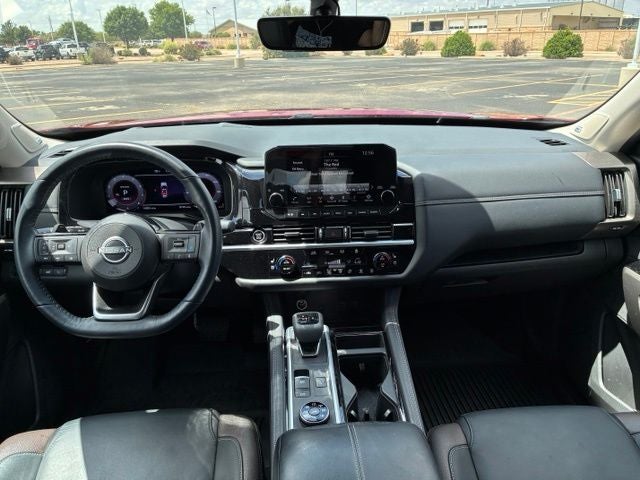 2024 Nissan Pathfinder Platinum