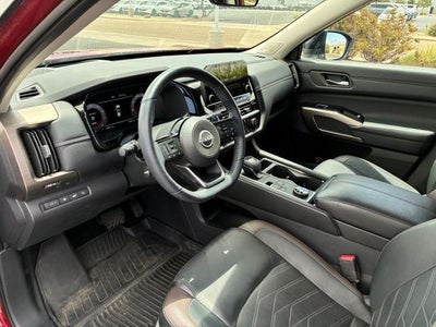 2024 Nissan Pathfinder Platinum
