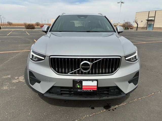 2025 Volvo XC40 B5 Core