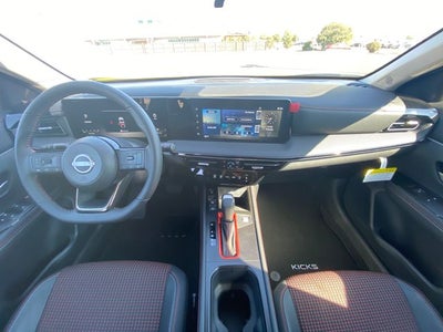 2025 Nissan Kicks SR