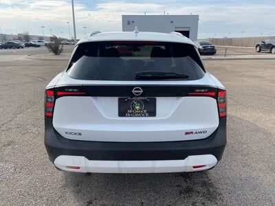 2025 Nissan Kicks SR