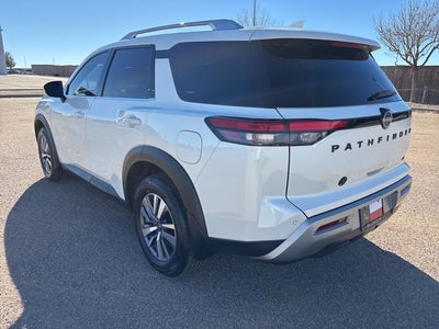2023 Nissan Pathfinder SL