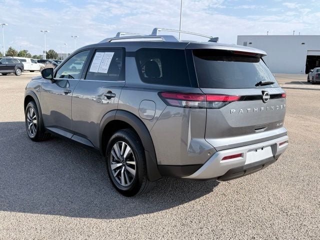 2024 Nissan Pathfinder SL