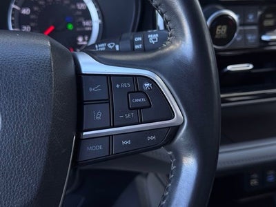 2022 Toyota Highlander LE