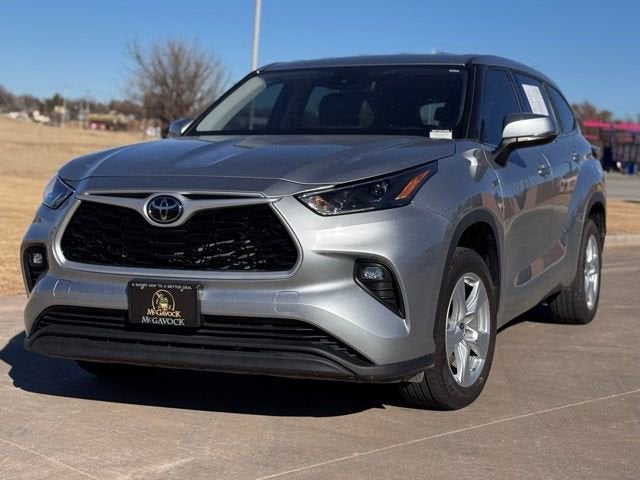 2022 Toyota Highlander LE